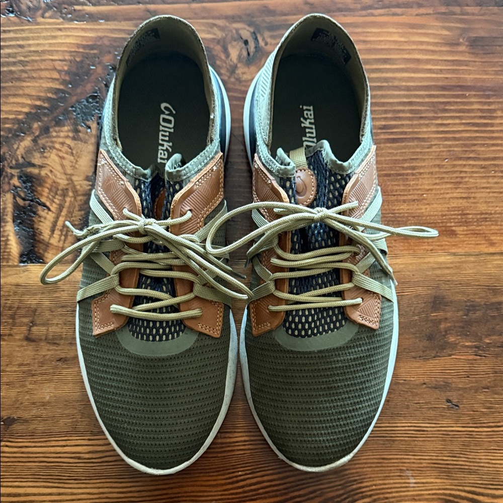 OluKai Men's Olive and Tan Sneakers
